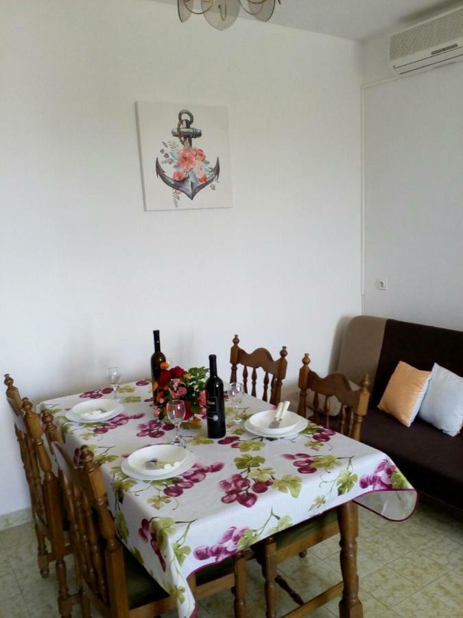 Apartman Knapic Koromačno Eksteriør bilde