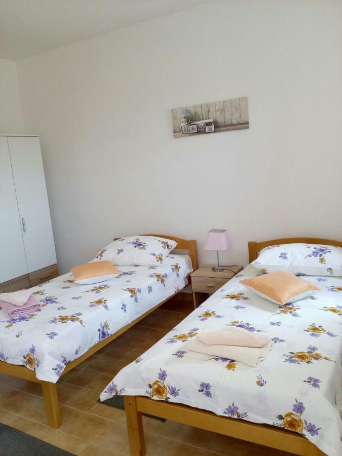 Apartman Knapic Koromačno Eksteriør bilde