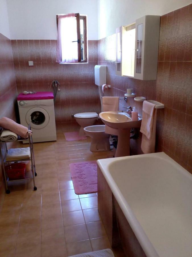Apartman Knapic Koromačno Eksteriør bilde
